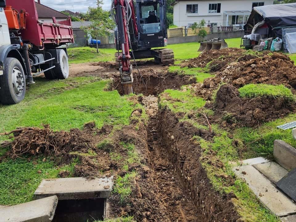 Chantier BP TP - Mini-pelle en action