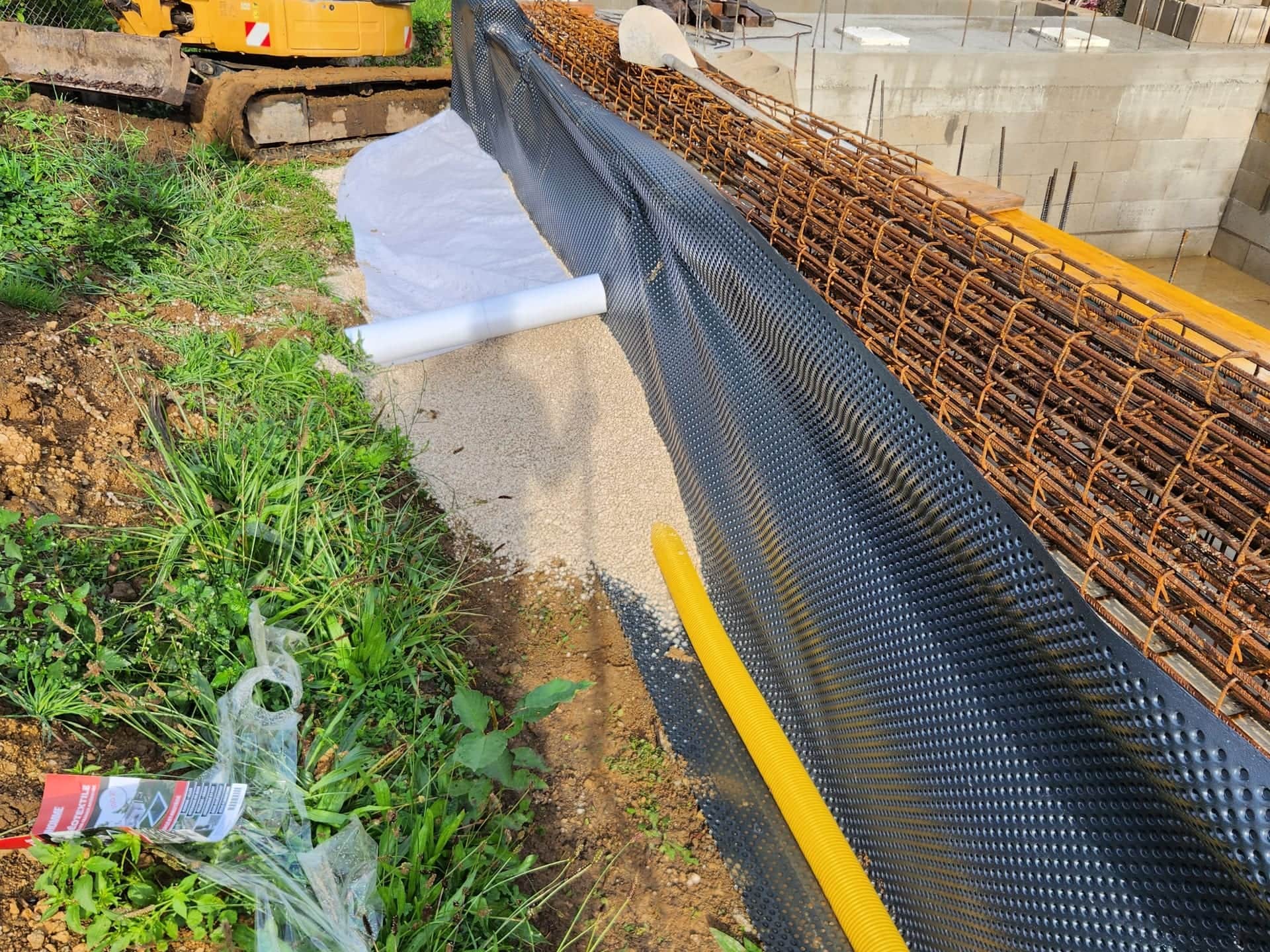 Chantier de terrassement BP TP - Pose drainage et delta MS