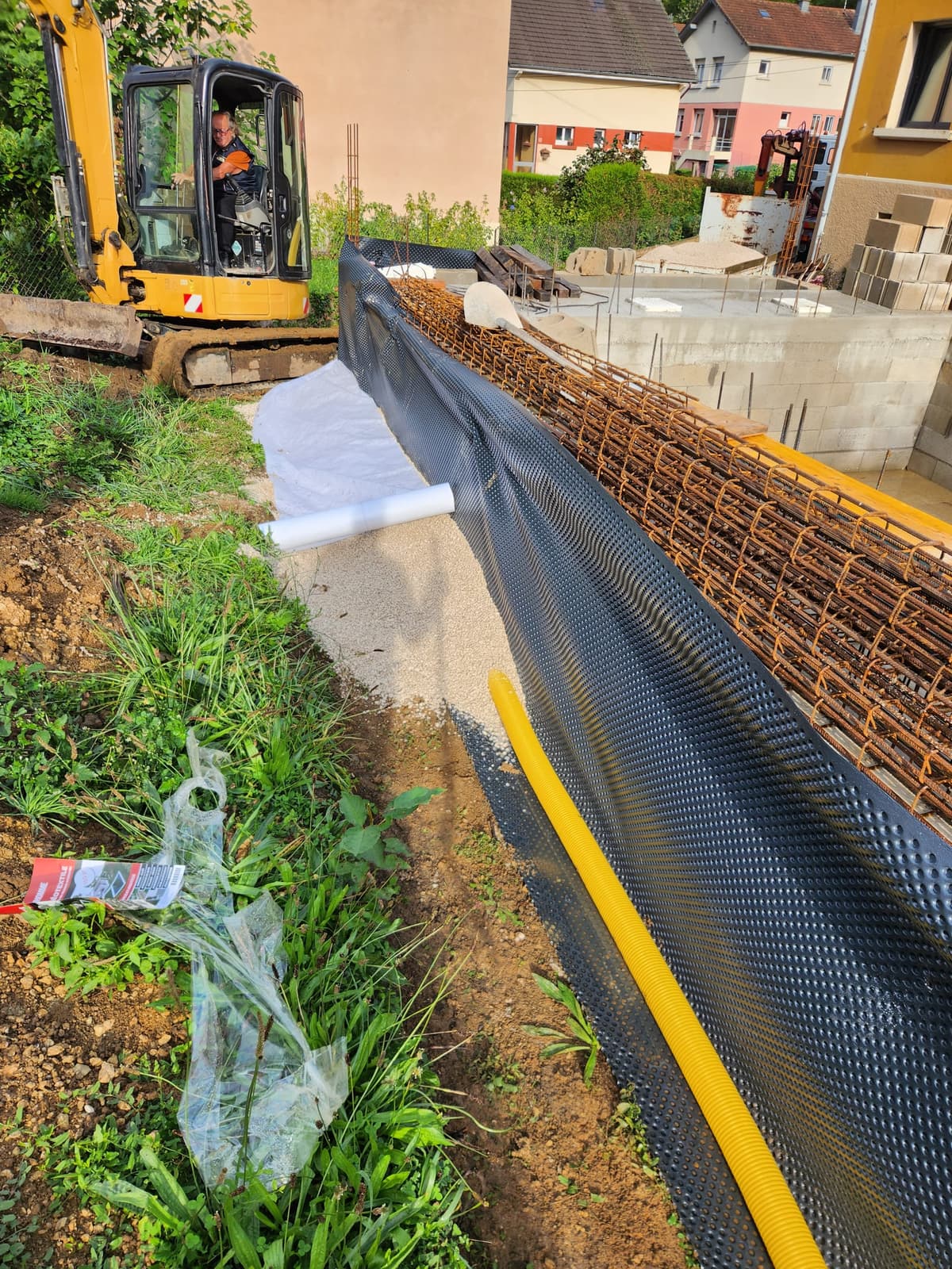 Chantier de terrassement BP TP - Pose drainage et delta MS